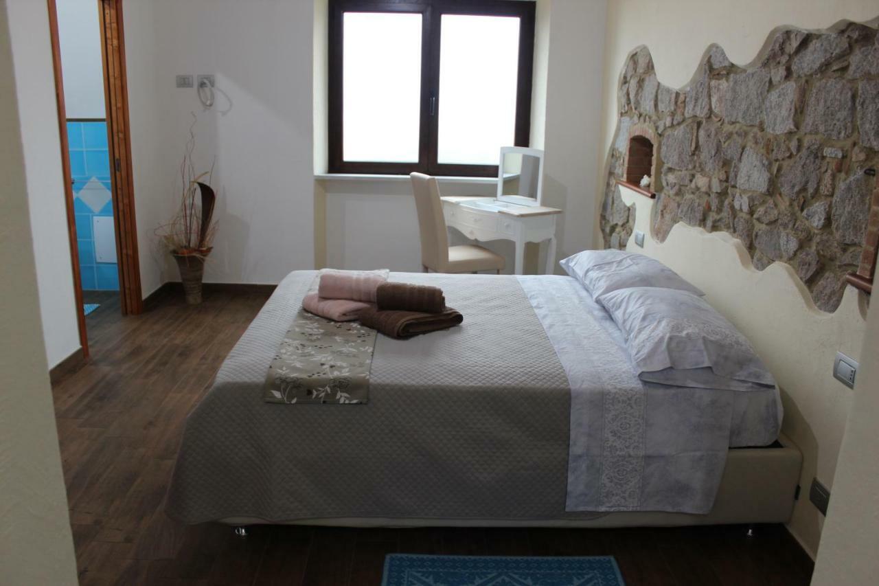 B&B Il Portico Orgosolo Buitenkant foto